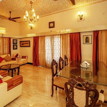 Santosh Villa - The House Of Antiques And Art Udaipur Exterior foto