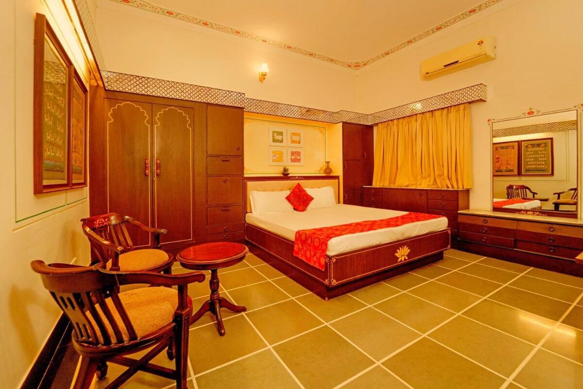 Santosh Villa - The House Of Antiques And Art Udaipur Exterior foto