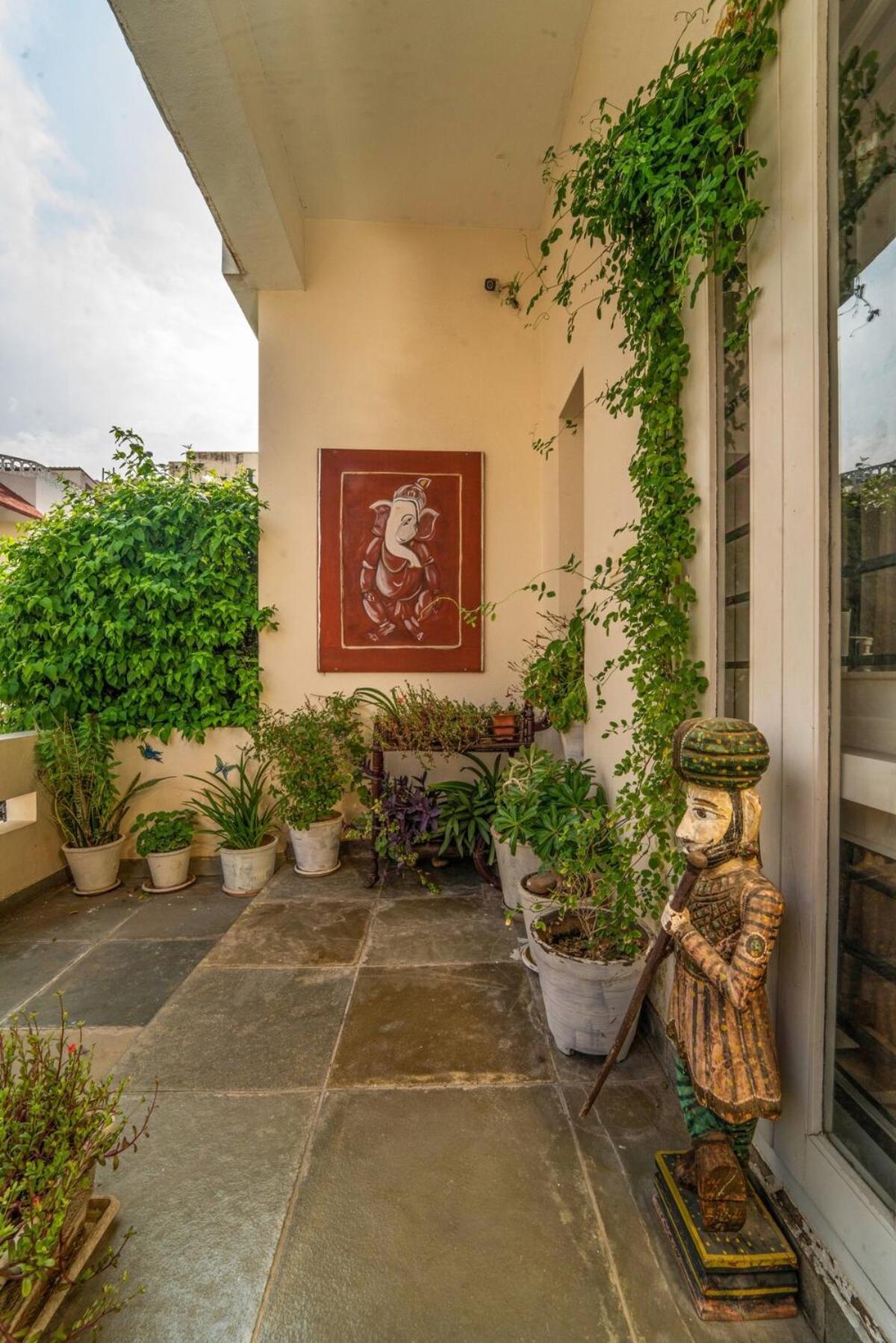 Santosh Villa - The House Of Antiques And Art Udaipur Exterior foto